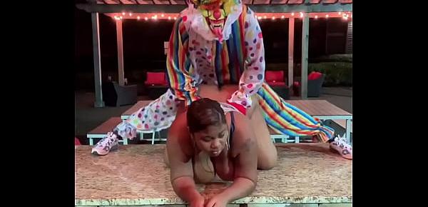  Gibby The Clown invents new sex position called “The Spider-Man”
